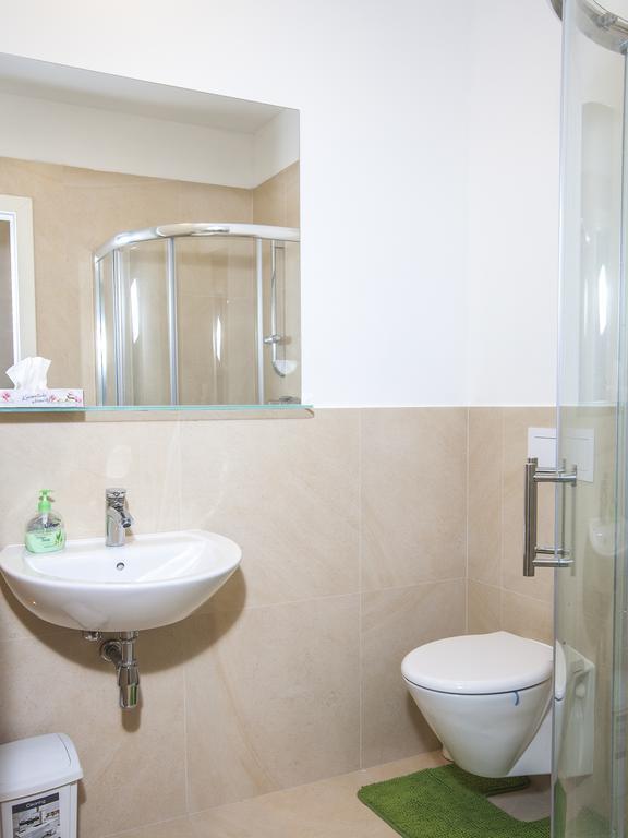 Beautiful Central Apartment Thamova Прага Екстериор снимка