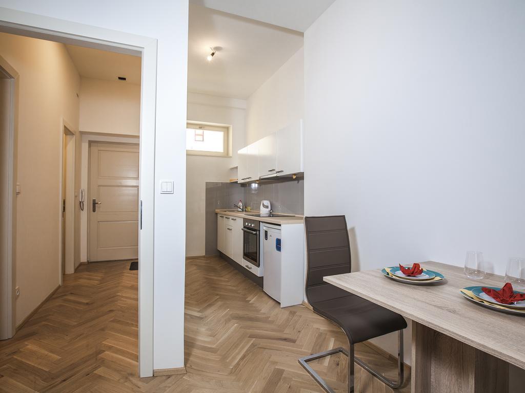 Beautiful Central Apartment Thamova Прага Екстериор снимка