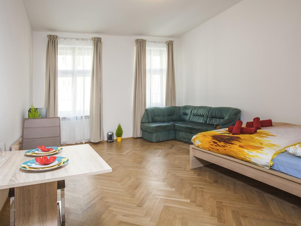 Beautiful Central Apartment Thamova Прага Екстериор снимка